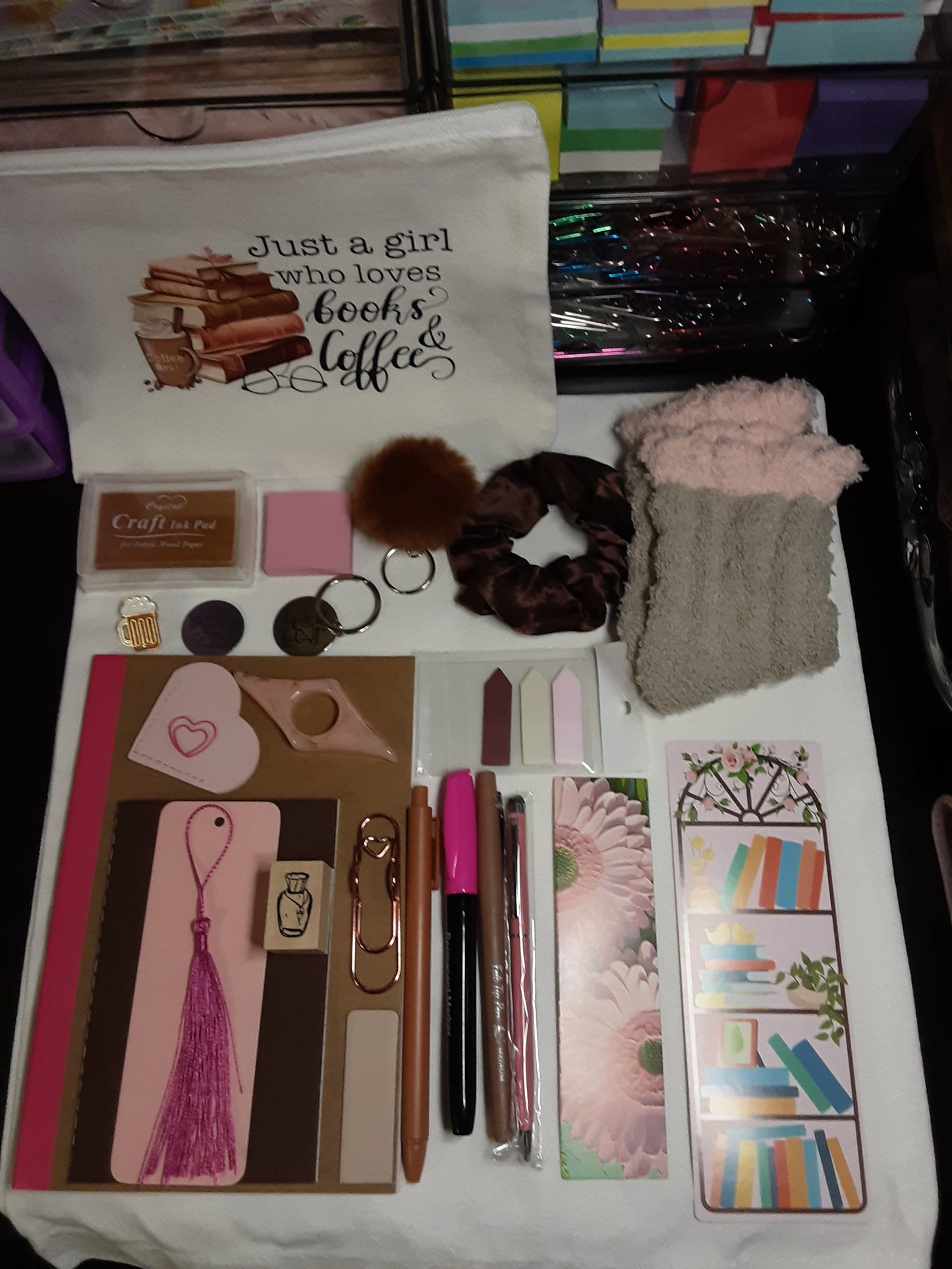 2 colour mix 25 item bookish mystery bundle